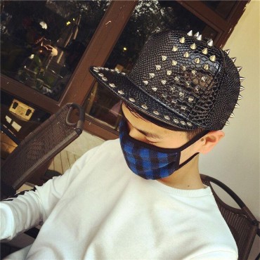 Spiked Rivet Snakeskin Leather  Snapback for Women Men White Black Novelty Baseball Cap Hat